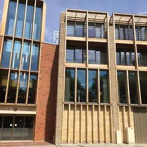 2* ホテル West Court- Jesus College